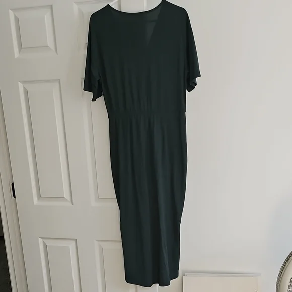 Women's Green Wrap-Style Midi Dress - Picture 2 of 3